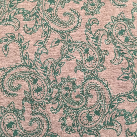 LuLaRoe Patrick T XS Short Sleeve Green Paisley - Picture 3 of 8